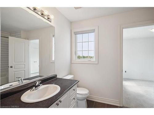 8 Slater Mill Place, Waterdown, ON - Indoor Photo Showing Bathroom