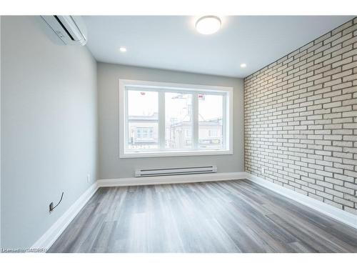 303 Barton Street E, Hamilton, ON - Indoor Photo Showing Other Room