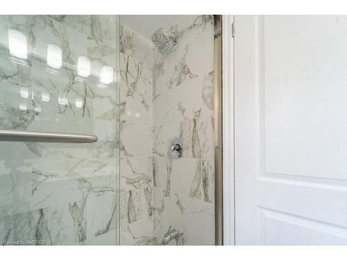 608 Thornwood Avenue, Burlington, ON - Indoor Photo Showing Bathroom