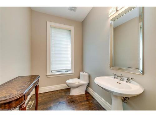 46 Ryland Terrace, Oakville, ON - Indoor Photo Showing Bathroom