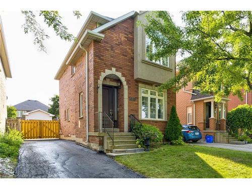 2616 Castle Hill Crescent, Oakville, ON - Outdoor