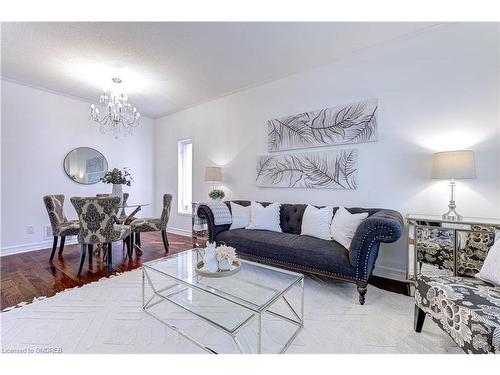 2616 Castle Hill Crescent, Oakville, ON - Indoor Photo Showing Living Room