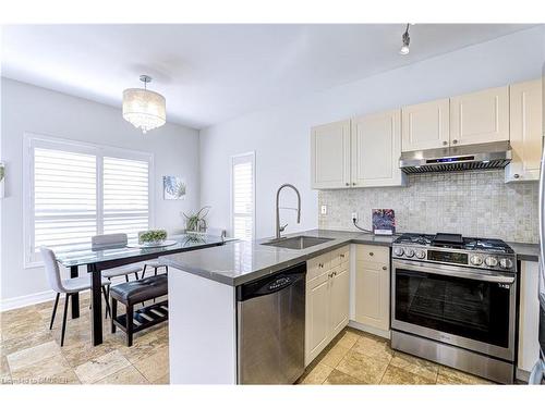 2616 Castle Hill Crescent, Oakville, ON - Indoor Photo Showing Kitchen With Stainless Steel Kitchen With Upgraded Kitchen