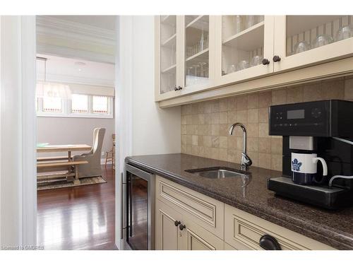 29 Howard Avenue, Oakville, ON - Indoor Photo Showing Kitchen