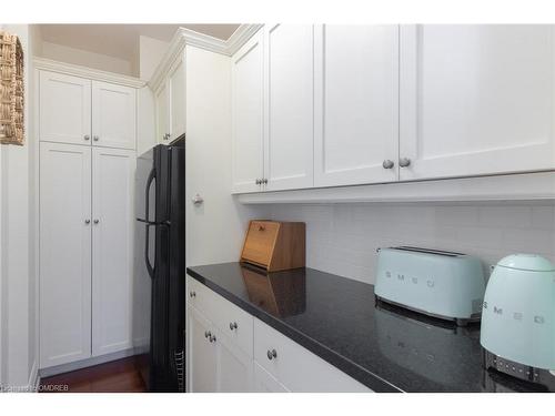 29 Howard Avenue, Oakville, ON - Indoor Photo Showing Kitchen