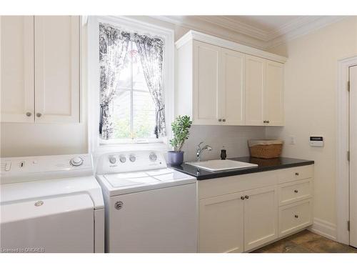 29 Howard Avenue, Oakville, ON - Indoor Photo Showing Laundry Room