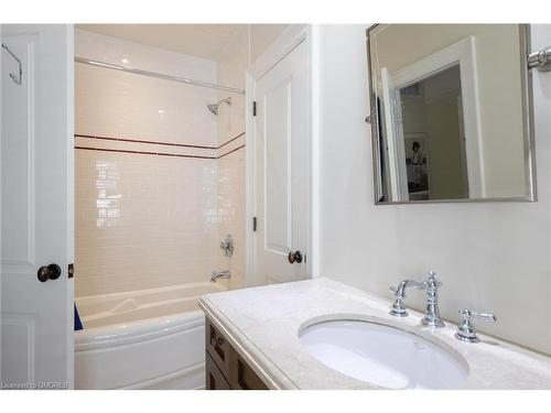 29 Howard Avenue, Oakville, ON - Indoor Photo Showing Bathroom