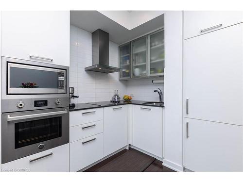 5110-14 York Street, Toronto, ON - Indoor Photo Showing Kitchen With Upgraded Kitchen