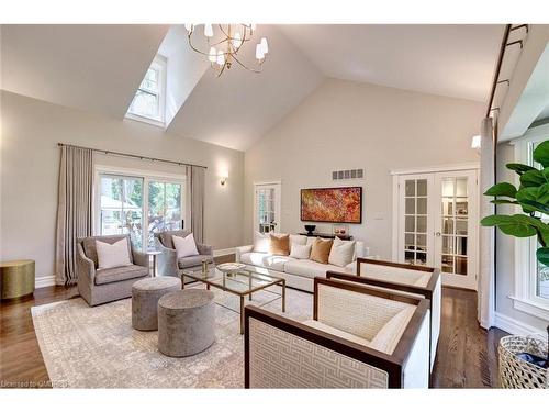 100 Whittington Place, Oakville, ON - Indoor Photo Showing Living Room