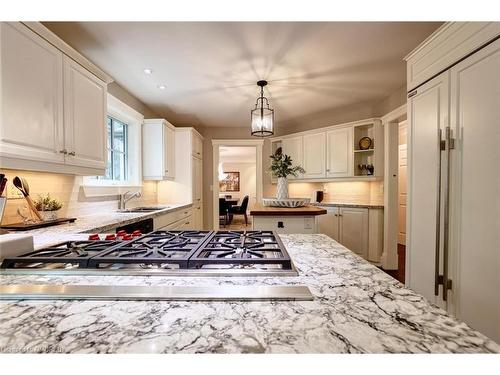 100 Whittington Place, Oakville, ON - Indoor Photo Showing Kitchen