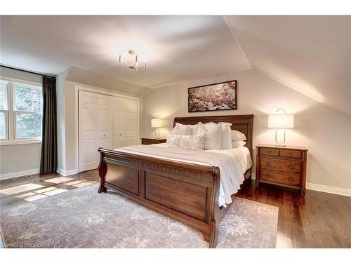 100 Whittington Place, Oakville, ON - Indoor Photo Showing Bedroom