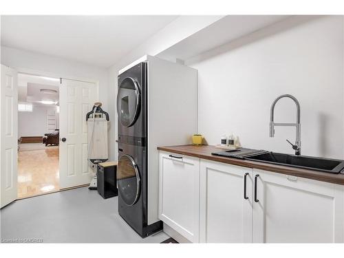 1259 Glenashton Drive, Oakville, ON - Indoor Photo Showing Laundry Room