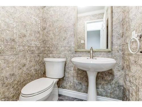 244 Glenashton Drive, Oakville, ON - Indoor Photo Showing Bathroom