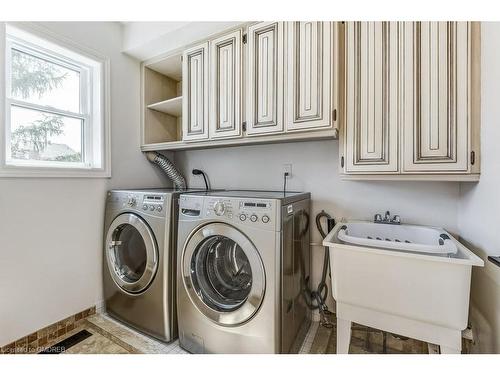 244 Glenashton Drive, Oakville, ON - Indoor Photo Showing Laundry Room