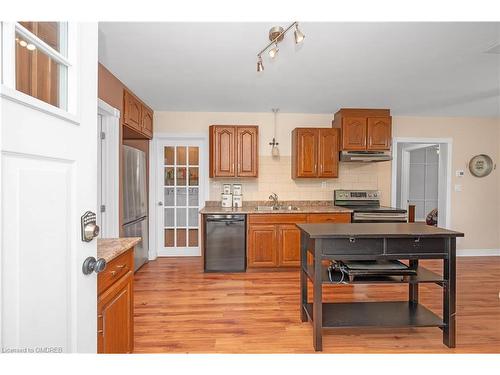 265 Dovercourt Road, Fort Erie, ON - Indoor Photo Showing Kitchen With Double Sink