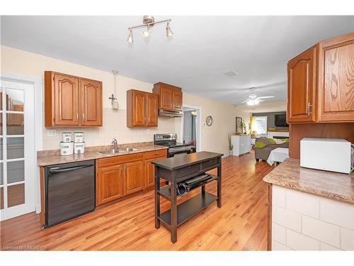 265 Dovercourt Road, Fort Erie, ON - Indoor Photo Showing Kitchen With Double Sink