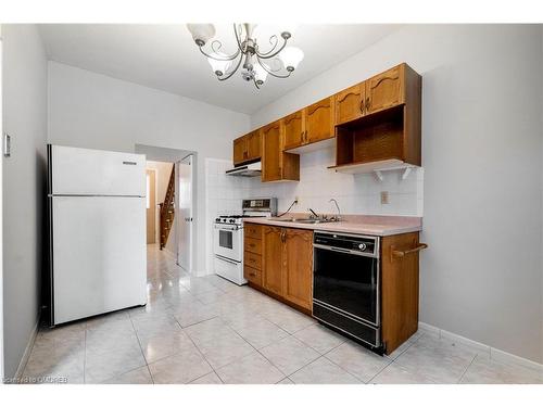 40 Greig Street, Hamilton, ON - Indoor Photo Showing Kitchen With Double Sink