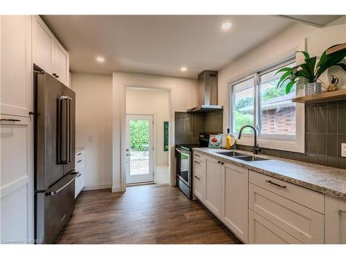 17 Woodsview Avenue, Grimsby, ON - Indoor Photo Showing Kitchen With Double Sink