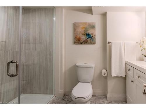 17 Woodsview Avenue, Grimsby, ON - Indoor Photo Showing Bathroom