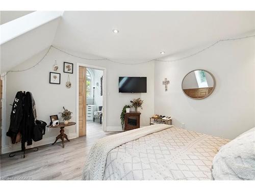 430 Murray Road, Penetanguishene, ON - Indoor Photo Showing Bedroom