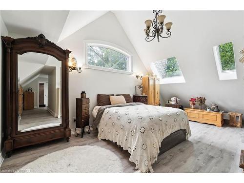 430 Murray Road, Penetanguishene, ON - Indoor Photo Showing Bedroom