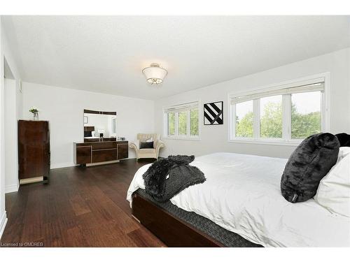 2331 Wuthering Heights Way, Oakville, ON - Indoor Photo Showing Bedroom