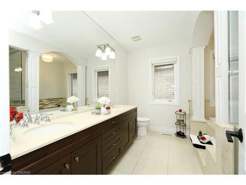 2331 Wuthering Heights Way, Oakville, ON - Indoor Photo Showing Bathroom