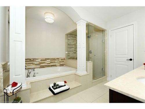 2331 Wuthering Heights Way, Oakville, ON - Indoor Photo Showing Bathroom