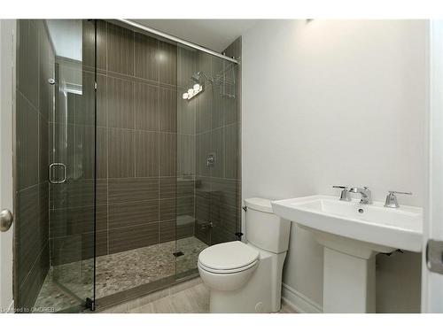 2331 Wuthering Heights Way, Oakville, ON - Indoor Photo Showing Bathroom