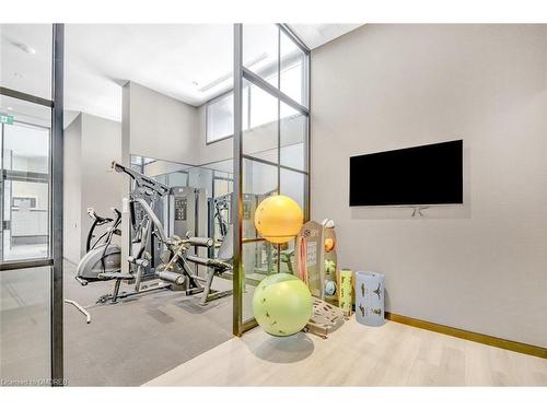 402-3005 Pine Glen Road, Oakville, ON - Indoor Photo Showing Gym Room