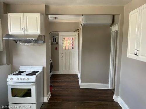 4-815 Main Street E, Hamilton, ON - Indoor Photo Showing Kitchen