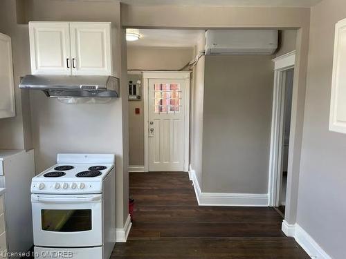 4-815 Main Street E, Hamilton, ON - Indoor Photo Showing Kitchen