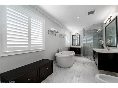 369 Potts Terrace, Milton, ON - Indoor Photo Showing Bathroom