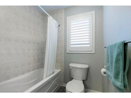 369 Potts Terrace, Milton, ON - Indoor Photo Showing Bathroom