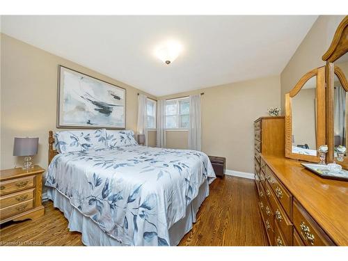 34 Elizabeth Street S, Brampton, ON - Indoor Photo Showing Bedroom