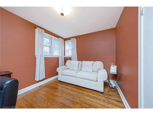 34 Elizabeth Street S, Brampton, ON - Indoor Photo Showing Other Room