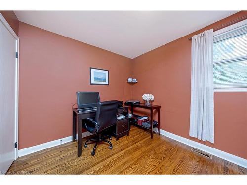 34 Elizabeth Street S, Brampton, ON - Indoor Photo Showing Other Room