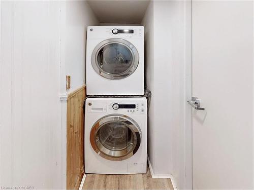 109 East 11Th Street, Hamilton, ON - Indoor Photo Showing Laundry Room