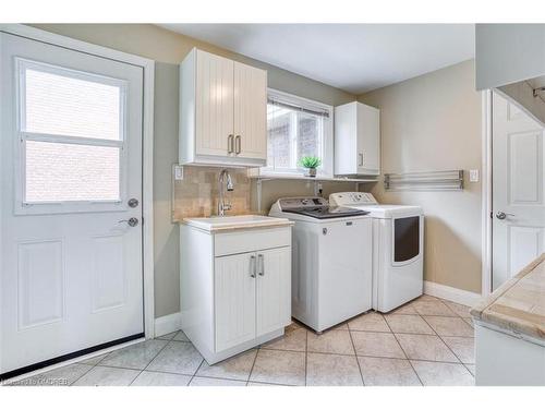 234 Spring Garden Road, Oakville, ON - Indoor Photo Showing Laundry Room