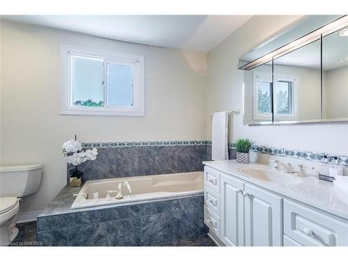 234 Spring Garden Road, Oakville, ON - Indoor Photo Showing Bathroom