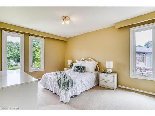 234 Spring Garden Road, Oakville, ON - Indoor Photo Showing Bedroom