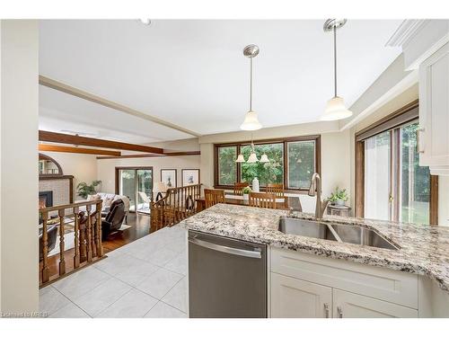 37 Heslop Court, Halton Hills, ON - Indoor Photo Showing Kitchen