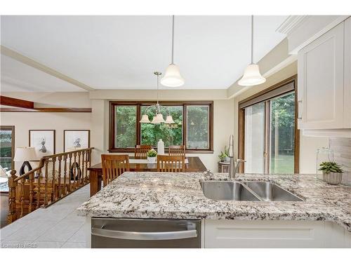 37 Heslop Court, Halton Hills, ON - Indoor Photo Showing Kitchen With Double Sink With Upgraded Kitchen