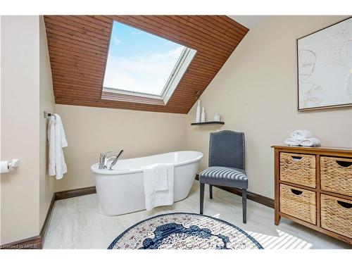 37 Heslop Court, Halton Hills, ON - Indoor Photo Showing Bathroom