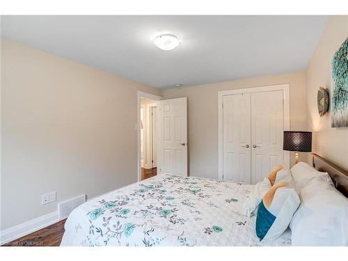 625 Braemore Road, Burlington, ON - Indoor Photo Showing Bedroom