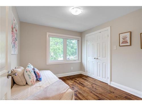 625 Braemore Road, Burlington, ON - Indoor Photo Showing Bedroom