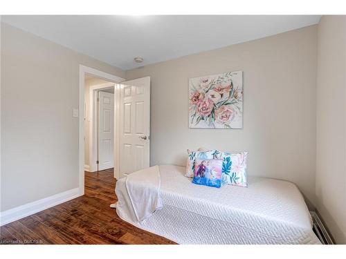 625 Braemore Road, Burlington, ON - Indoor Photo Showing Bedroom