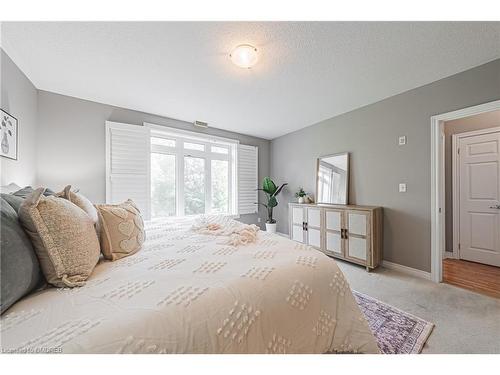 302-443 Centennial Forest Drive, Milton, ON - Indoor Photo Showing Bedroom