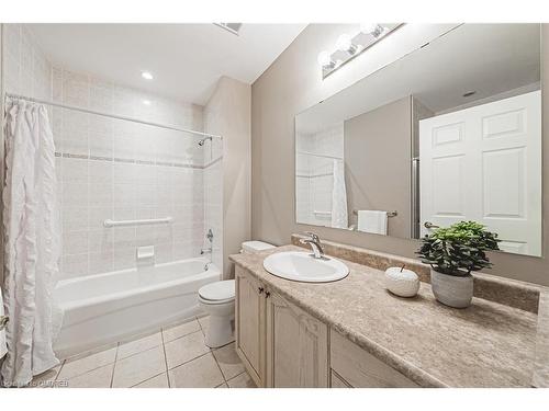 302-443 Centennial Forest Drive, Milton, ON - Indoor Photo Showing Bathroom