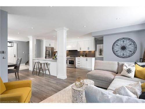 2042 Springdale Road, Oakville, ON - Indoor Photo Showing Living Room